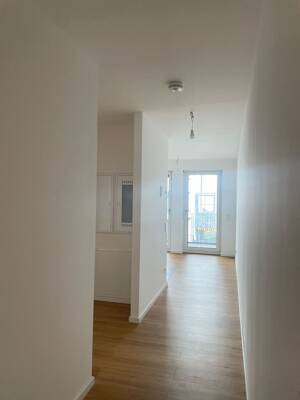 Balkon-2-Zimmer-Terrassenwohnung mit moderner Küche in Frankfurt – 60329 Frankfurt am Main – Vorschaubild 2
