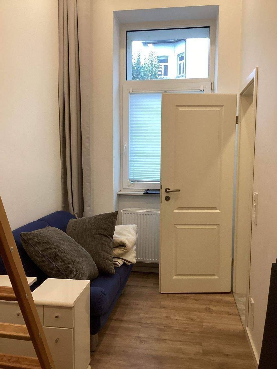 modernes WG Zimmer mit eigenem Badezimmer in 5er-WG zu vermieten mitten in der Innenstadt!
