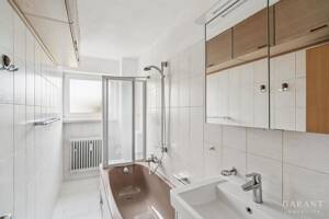 Sofort-Bezugsbereit: Helle, frisch renovierte 2 Zimmer-Wohnung mit Südbalkon in ruhiger Lage – 80933 München – Vorschaubild 6
