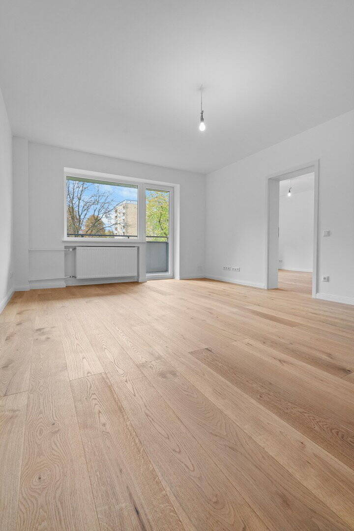 2-Zimmer Wohnung mit Einbauküche und Balkon - Frisch saniert