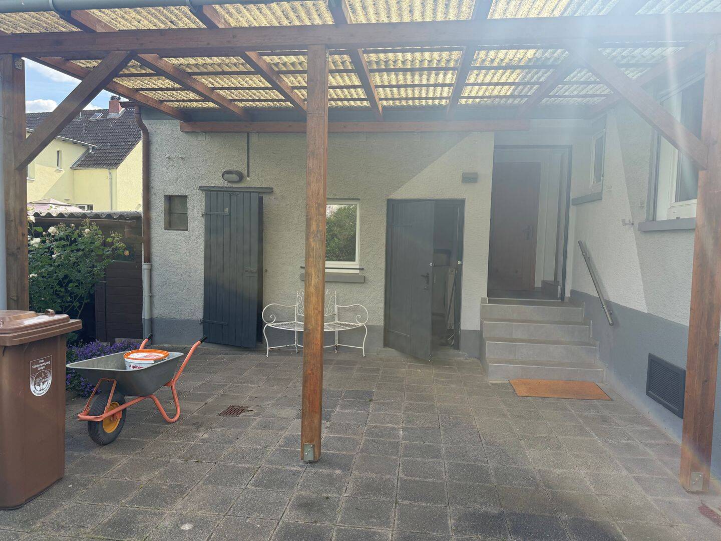 Renoviertes Haus mit Großem Garten und Bauplatz – Flörsheim – Vorschaubild 2