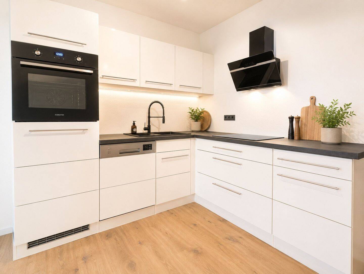 Wiesbaden: Bezugsfreie 2-Zimmer-Wohnung mit neuer EBK, Balkon & Sanierung 2026 – Wiesbaden – Vorschaubild 6
