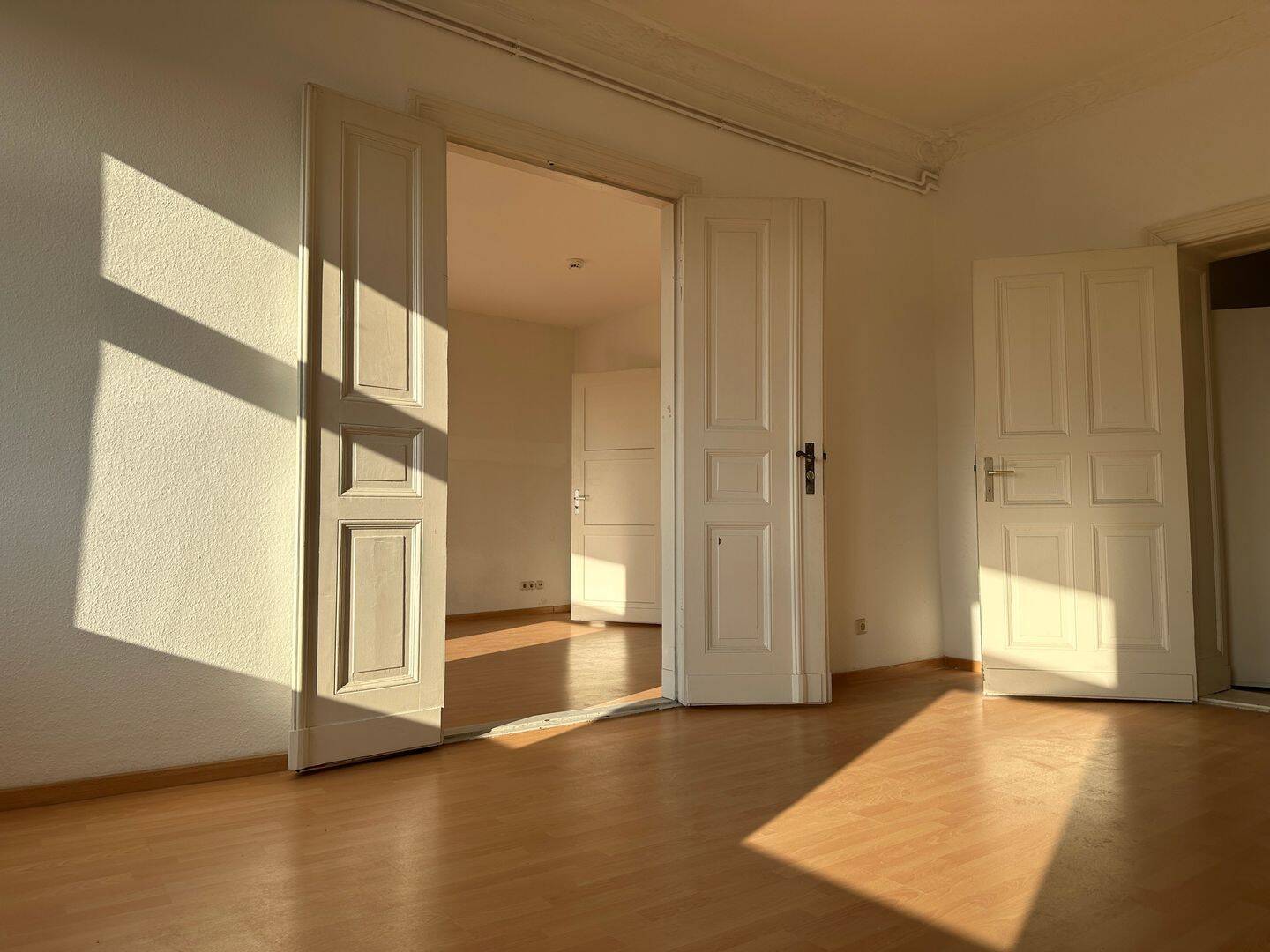BEZUGSFREI ab Dez. 2027 | 3 bis 4-Zi Altbau-Whg. in Lichtenberg im 2. OG | aktuell vermietet – Berlin – Vorschaubild 8