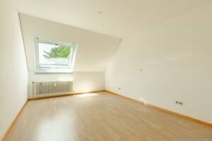 PROVISIONSFREI: 2-Zimmer-Dachgeschosswohnung mit Loggia und Blick auf das Münster in zentraler Lage – 79713 Bad Säckingen – Vorschaubild 5