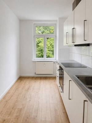 Bad, Küche, Böden, Wände neu 2022 · Fenster & Treppenhaus neu 2025 · bezugsfrei – 4229 Leipzig – Vorschaubild 9