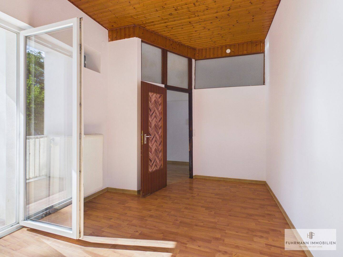 Lichtdurchflutete 4 ZKB Wohnung mit Loggia in gepflegtem Dreifamilienhaus in Saarbrücken-Malstatt – Saarbrücken – Vorschaubild 5