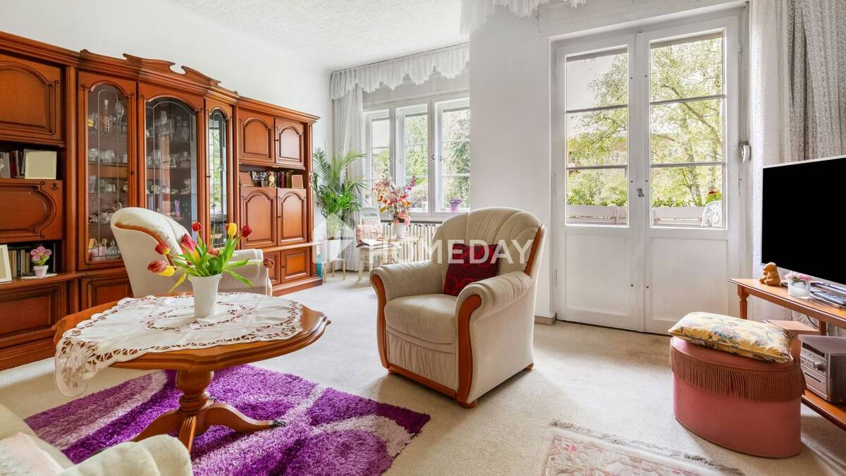 Charmante 2-Zimmer-Wohnung mit Loggia im denkmalgeschützten Altbau – 13407 Berlin – Bild 1 von 9
