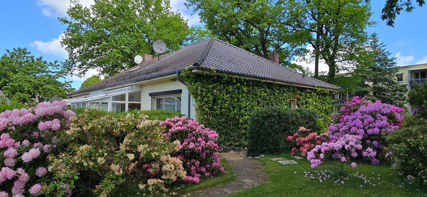 Wohnen im Grünen - Gepflegte Doppelhaushälfte mit Wintergarten und großem Grundstück bei Laage – Diekhof – Vorschaubild 2