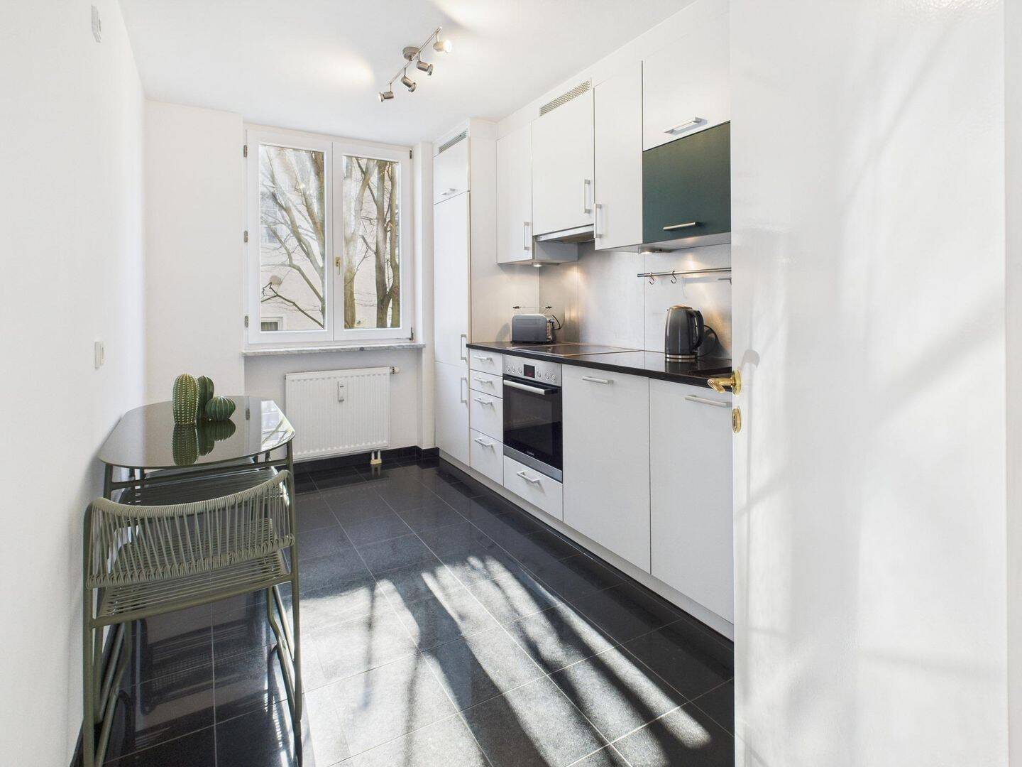 Hochwertige 2-Zimmer-Wohnung zwischen Schloss und Hirschgarten – München – Vorschaubild 9