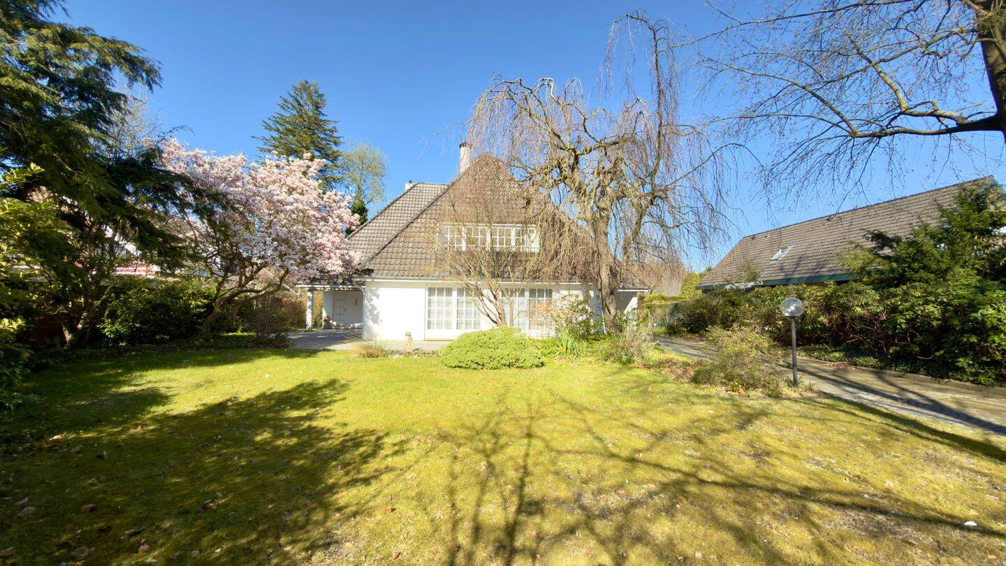Stilvolles Einfamilienhaus mit großzügigem Garten – Bremen – Vorschaubild 2
