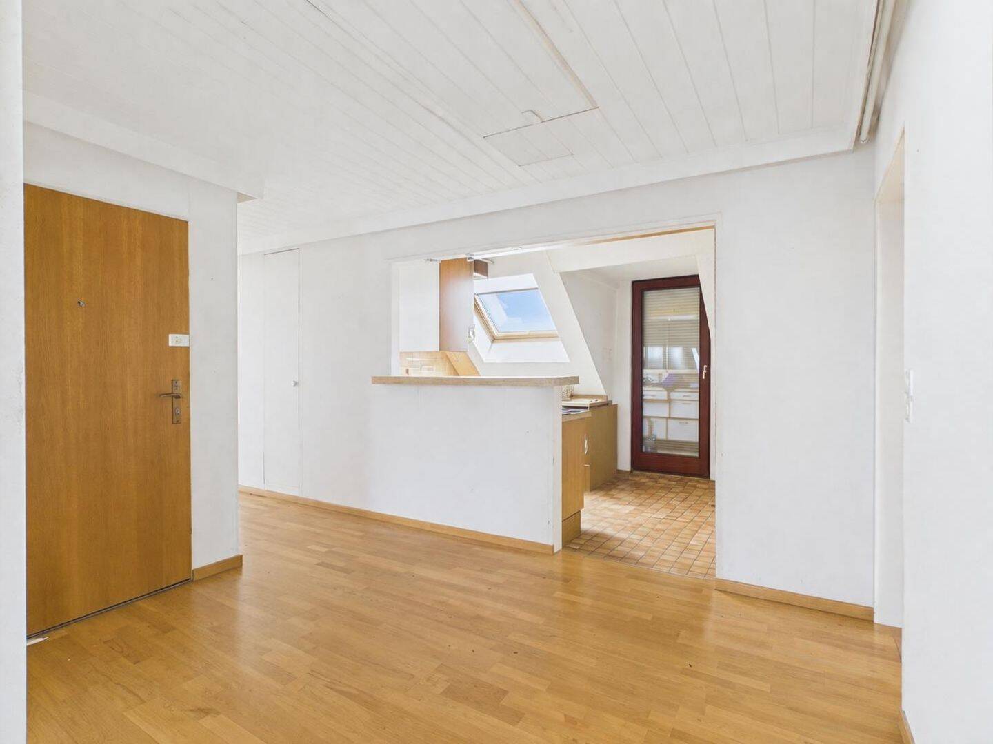Dachgeschosswohnung mit Kamin und außergewöhnlichem Gestaltungspotenzial – München – Vorschaubild 5