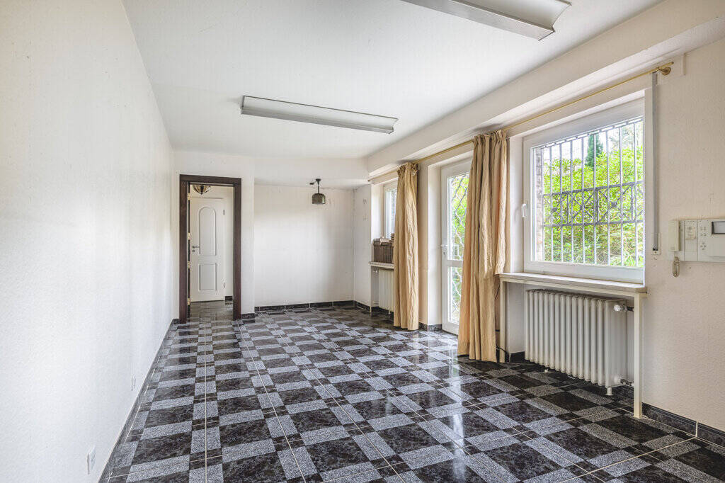 Großzügiges Einfamilienhaus mit Einliegerbüro und 2 Garagen in begehrter Südviertellage – Aachen – Vorschaubild 8