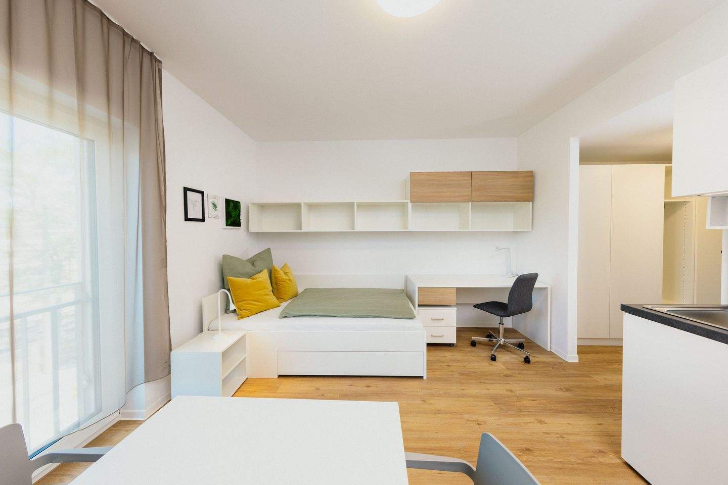 VOLLMÖBLIERTES APARTMENT – Campus Living – Premium Apartments in Nürnberg
