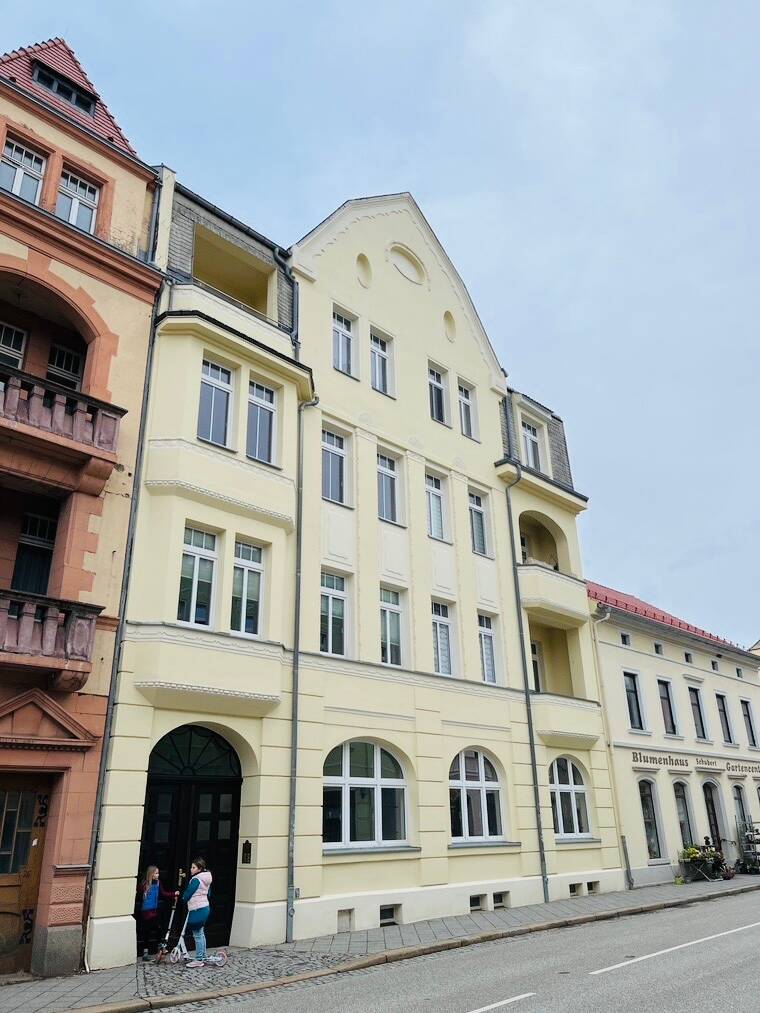 Stilvolle Altbauwohnung mit Einbauküche und Balkon zum Wohlfühlen – Leisnig – Vorschaubild 2
