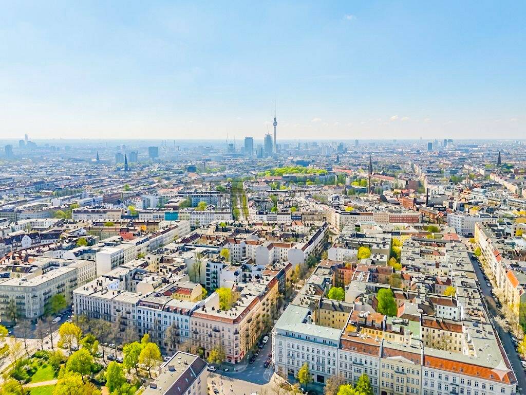 Helmholmkiez! Moderne Altbauwohnung in bester Lage mit 2 Balkonen und Stellplatz – Berlin – Bild 1 von 9