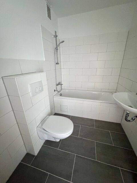 Familienfreundliche 4- Zimmerwohnung - sucht Sie ! – Itzehoe – Vorschaubild 3
