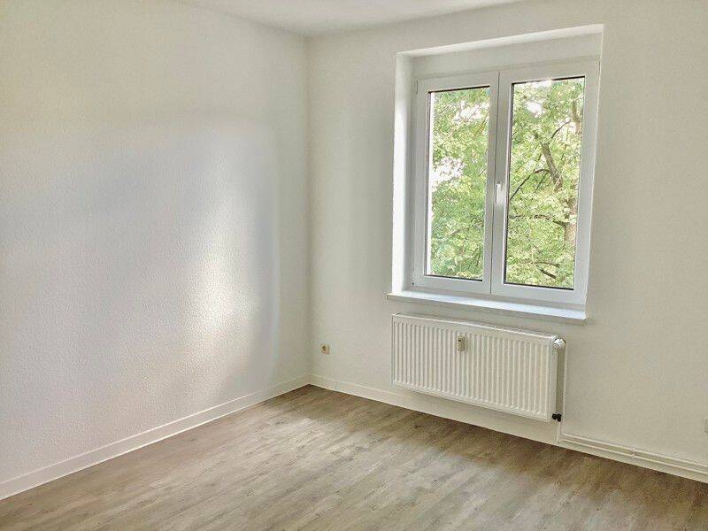 Tageslichtbad mit Wanne und Dusche – Magdeburg – Vorschaubild 5