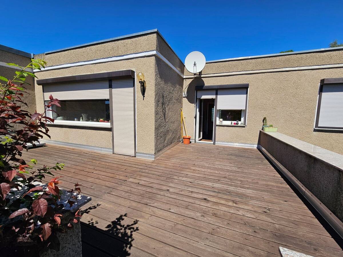 EINFAMILIENHAUS IM BUNGALOWSTIL MIT TIEFGARAGE – 39118 Magdeburg – Bild 1 von 9