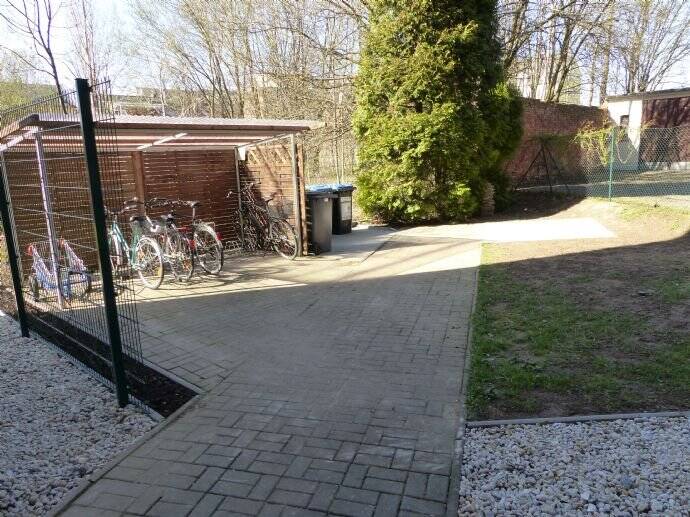 Separate EG-3-Zi.-Wohnung mit großem Balkon und Glasfaseranschluss in ordentlichem Haus – Chemnitz – Vorschaubild 5