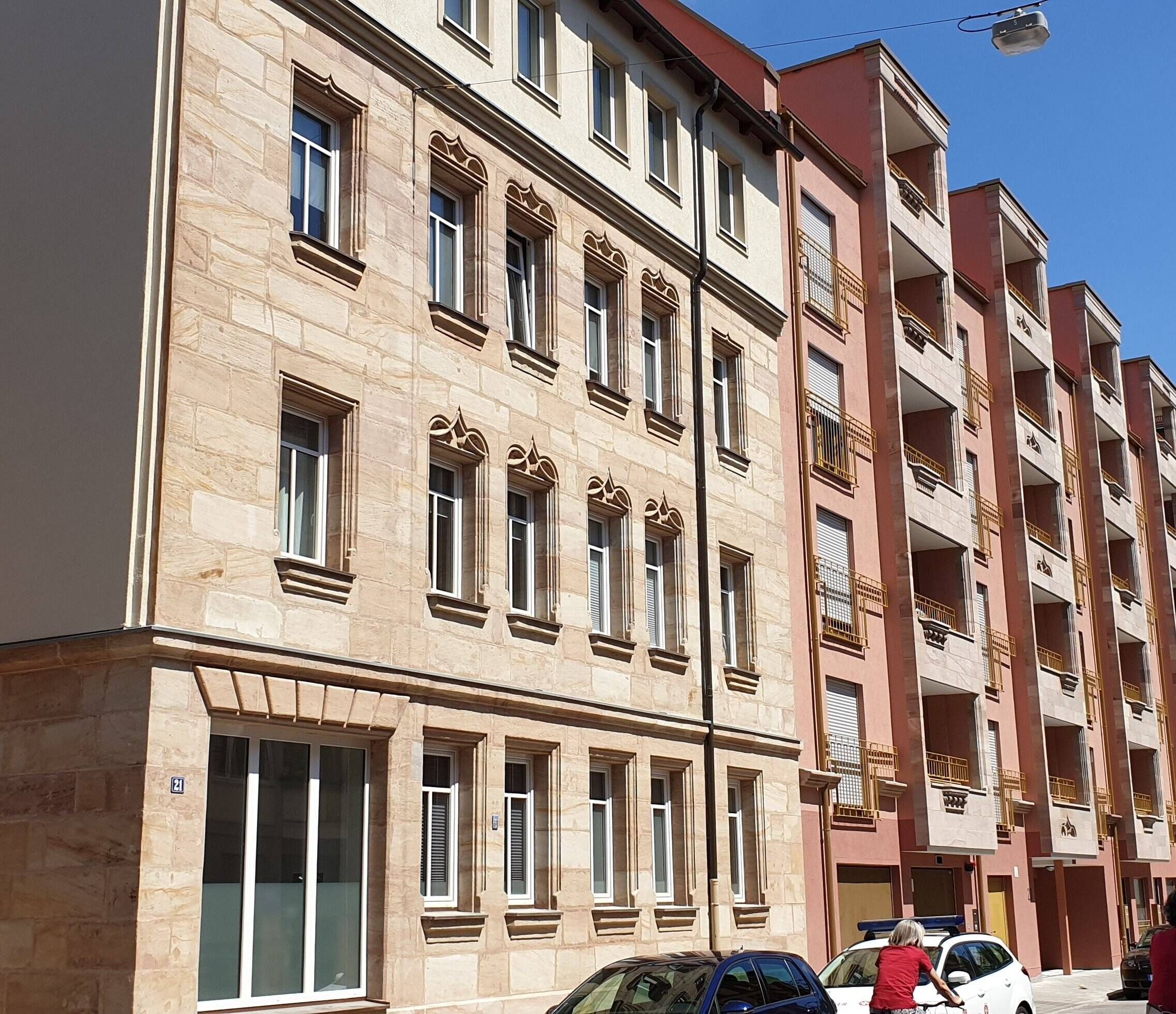 Top Saniert: Sonnige DG Wohnung mit EBK und Riesen Balkon - Rennweg