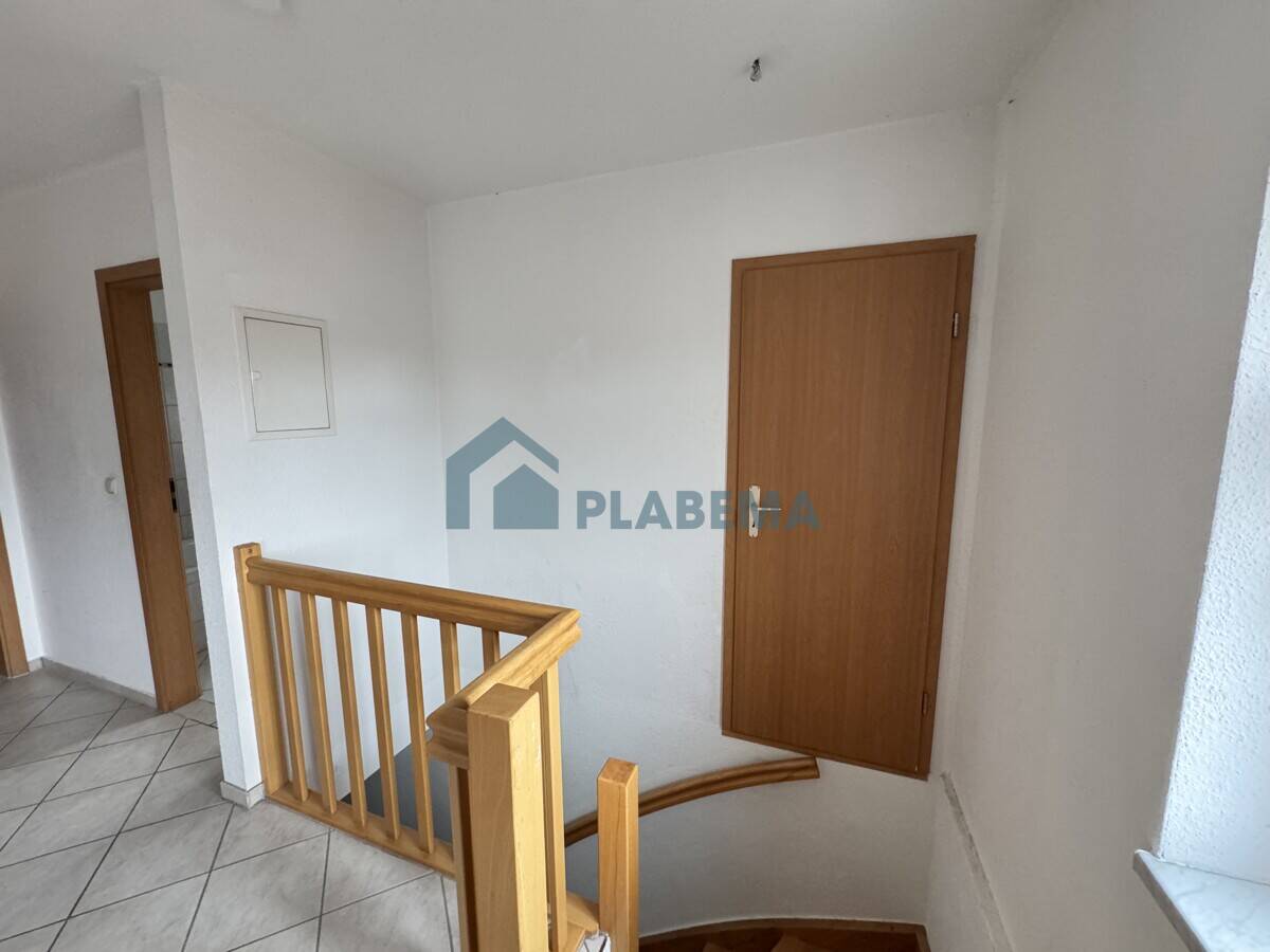 2-Zimmer-Wohnung mit Einbauküche, Galerie im Wohnzimmer, Bad mit Wanne und Fenster – Parchim – Vorschaubild 6
