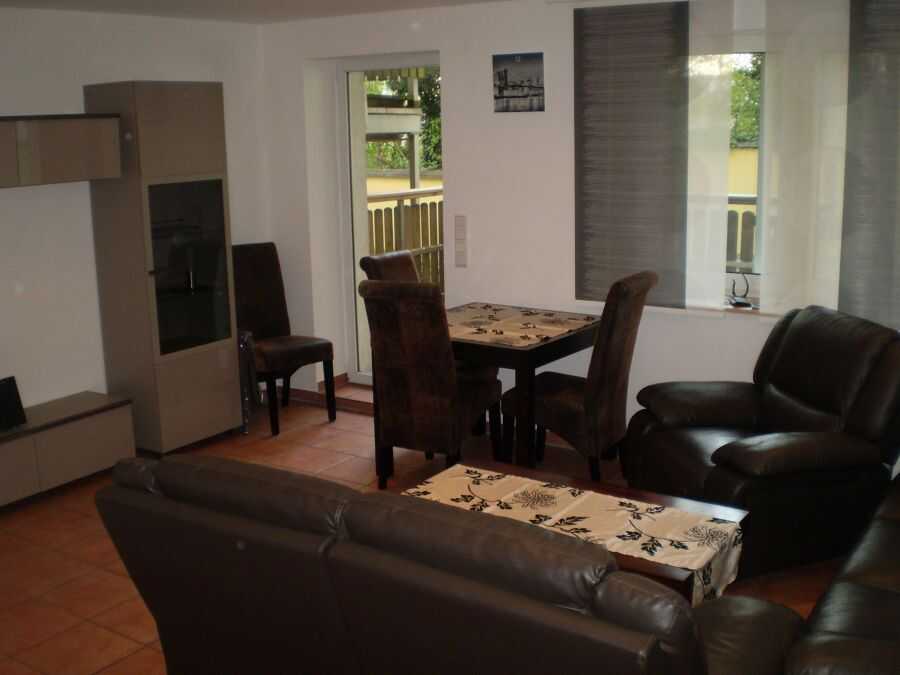 Provisionsfrei* TOP ETW im EG mit Balkon, Fußbodenhz., EBK, geringe Betriebsk.!