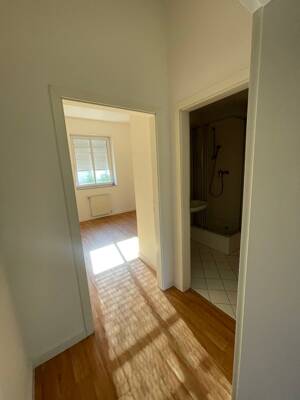 ATLAS IMMOBILIEN:Grünstraße/ Erfurt- Top Wohnung mit Blick ins Grüne! *Balkon* *Stellplatz* – 99084 Erfurt – Vorschaubild 2