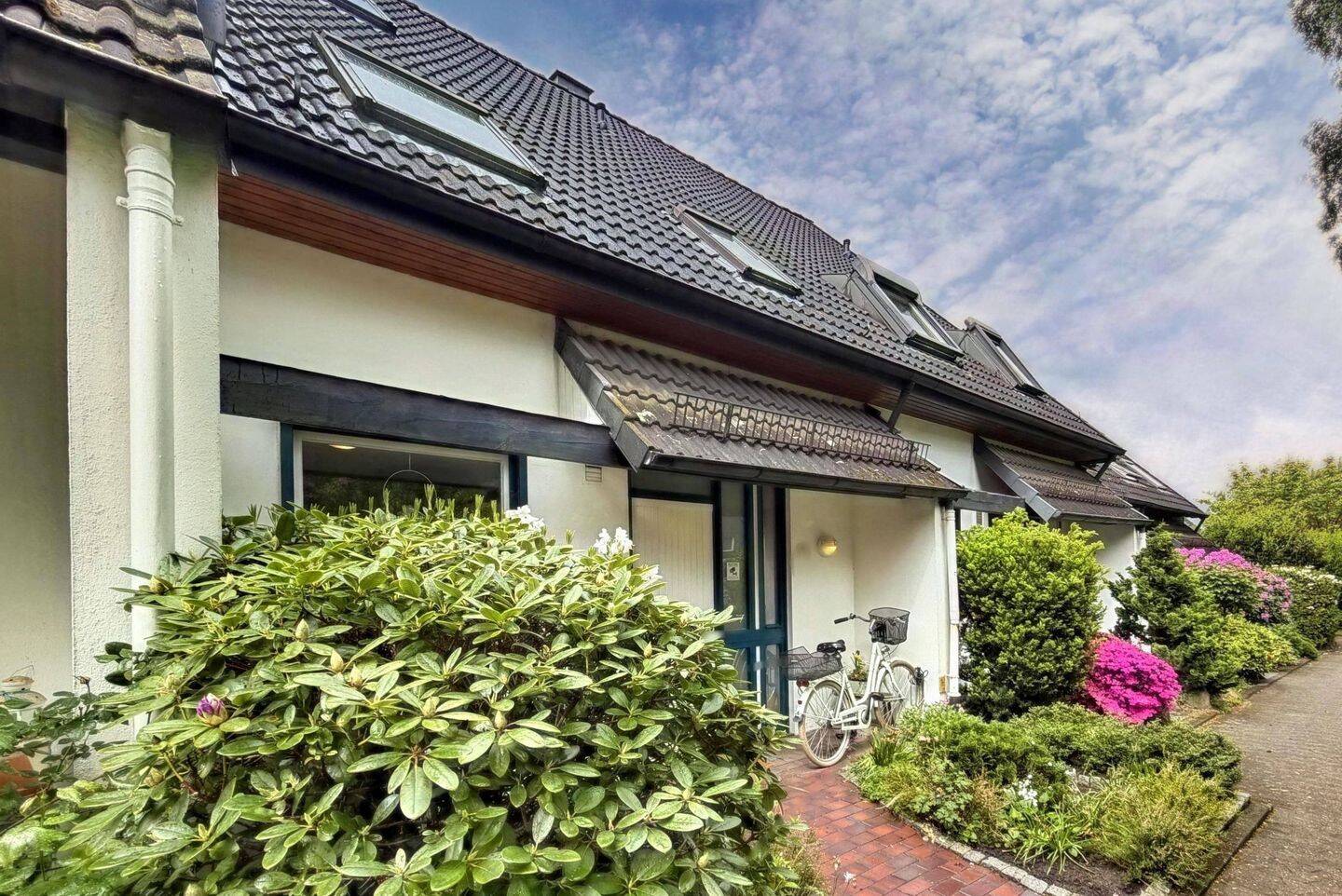 Familiengerechtes Reihenhaus mit Garage! – Achim – Bild 1 von 9