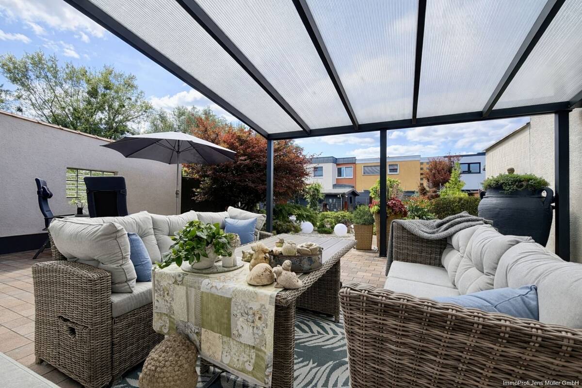 Modernisiertes Einfamilienhaus mit Smart-Home, 3-Garagen, PV-Anlage & außergewöhnlichem Garten – 59071 Hamm – Bild 1 von 8