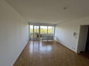 Charmante Wohnung mit tollem Ausblick – 79115 Freiburg im Breisgau – Vorschaubild 2