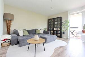 Moderne 3-Zimmer-Wohnung mit 2 Balkonen & Seeblick in Hamburg-Wandsbek – 22041 Hamburg – Vorschaubild 5