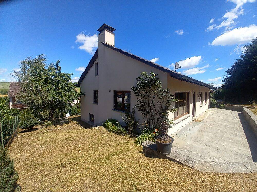 Herrlich ruhiges EFH mit tollem Garten, Garage u. ausbaufähigem DG in Würzburg-Versbach!