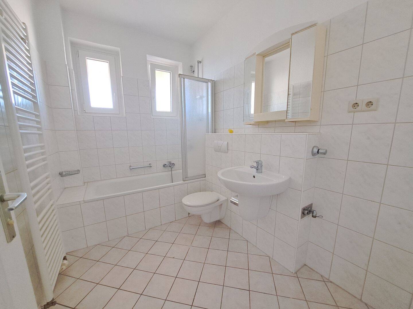 Großzügige 2-Zimmer-Wohnung mit Badewanne in Bremerhaven-Lehe – Bremerhaven – Vorschaubild 5