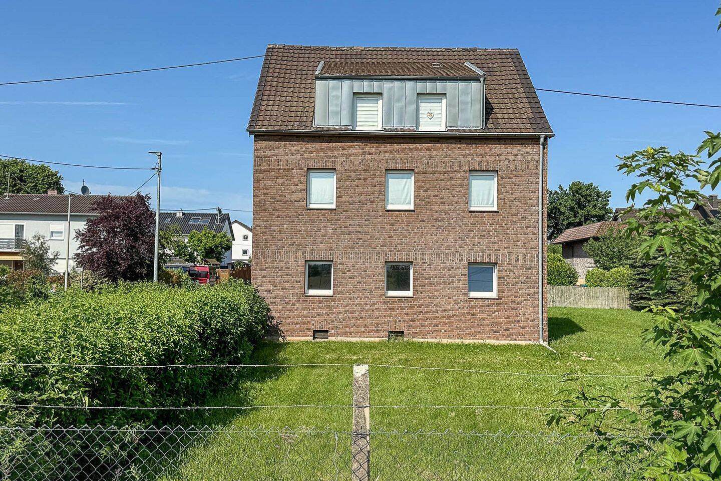 4-Familienhaus in Rheinnähe - Ihre neue Kapitalanlage – Bornheim – Vorschaubild 4