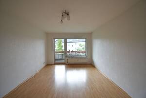 Ab sofort verfügbar! Gepflegte 2-Zi-Whg mit Balkon