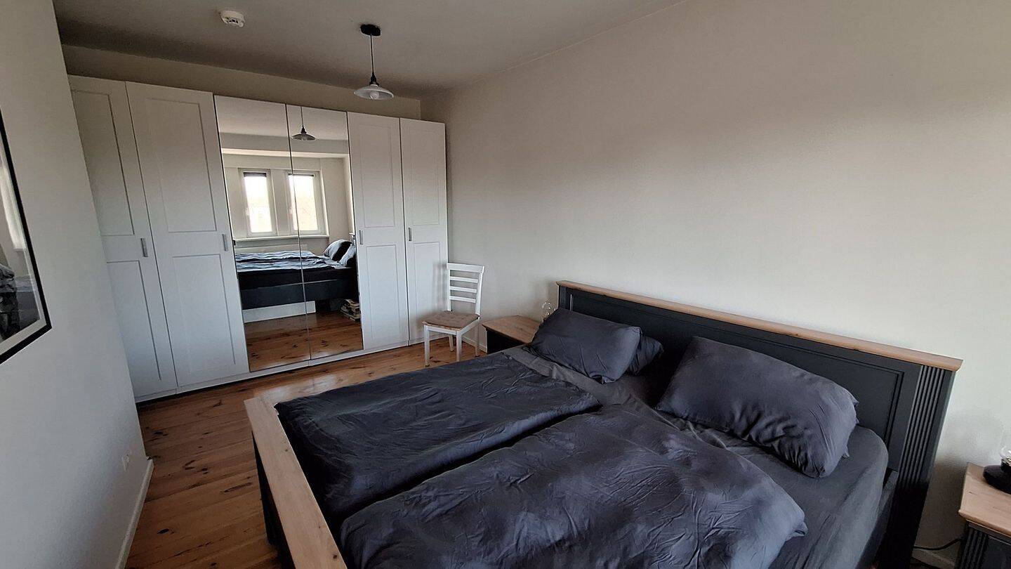 Sanierte 3,5-Raum-DG-Wohnung mit Balkon und Einbauküche in Berlin-Steglitz – Berlin – Vorschaubild 7