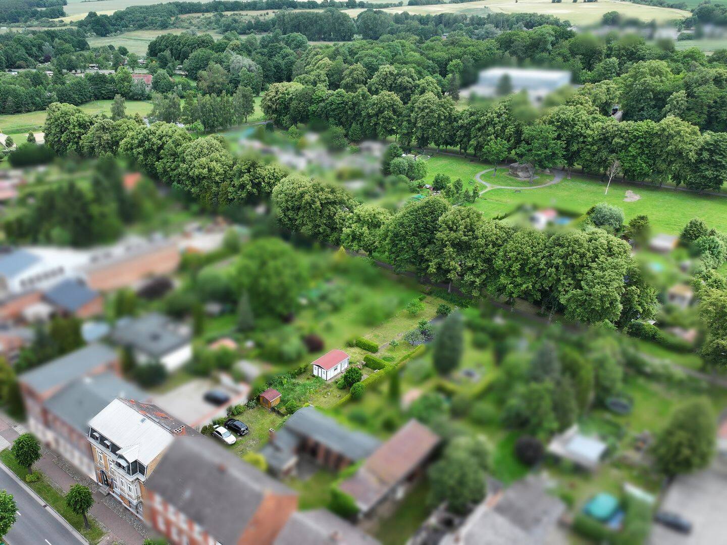 Selbstnutzung oder Kapitalanlage: 3-Parteien-Haus in zentraler Wohnlage – Altentreptow – Vorschaubild 2