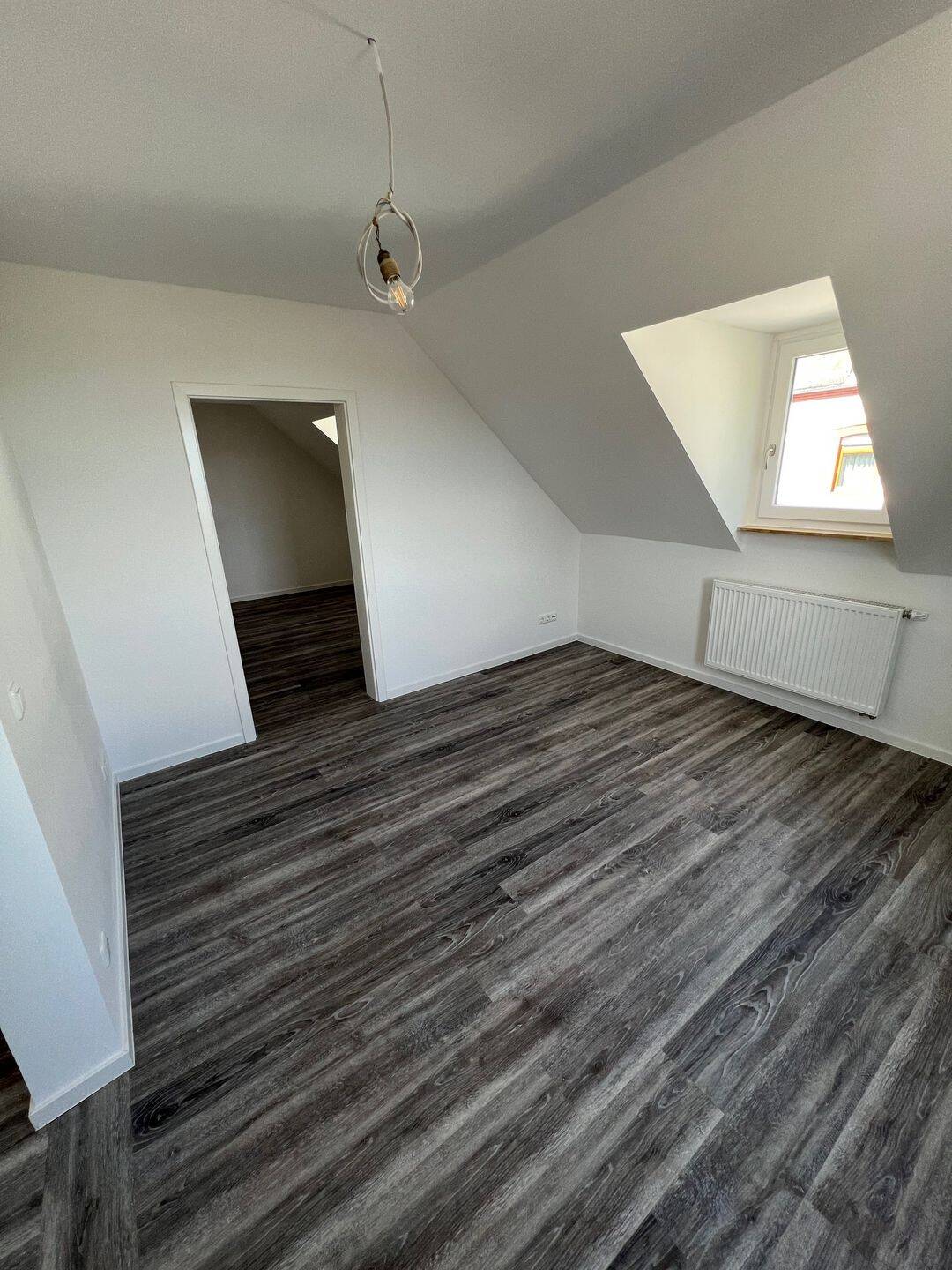 Gemütliche Dachgeschosswohnung in Wiesbaden-Dotzheim – ca. 32 m²