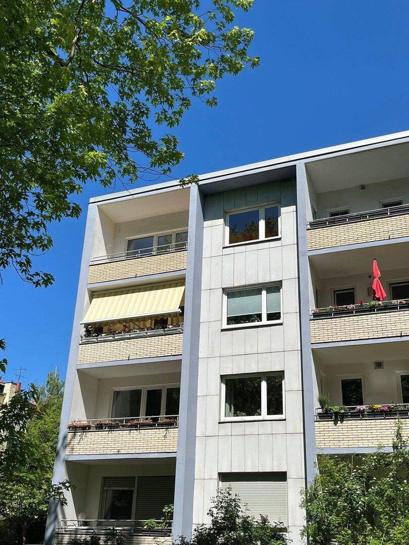 Ideale Balance zwischen Stadt und Natur: Bezugsfertige 2-Zimmer-Wohnung mit Südbalkon in Mariendorf – Berlin – Vorschaubild 2