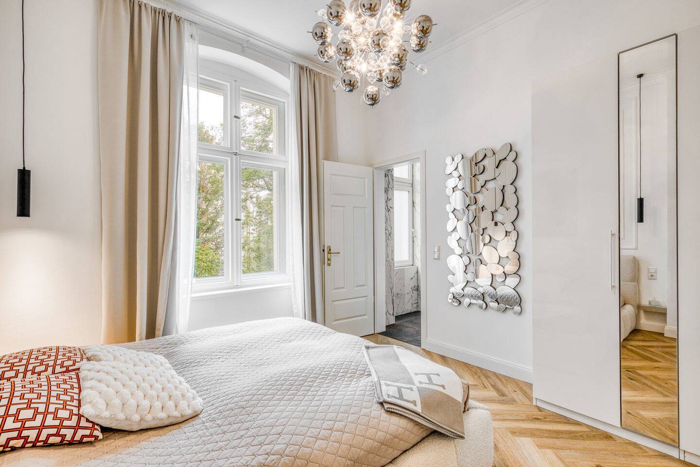 Exklusive 5-Zimmer-Wohnung mit hochwertiger Ausstattung und Loggia – Berlin – Vorschaubild 8