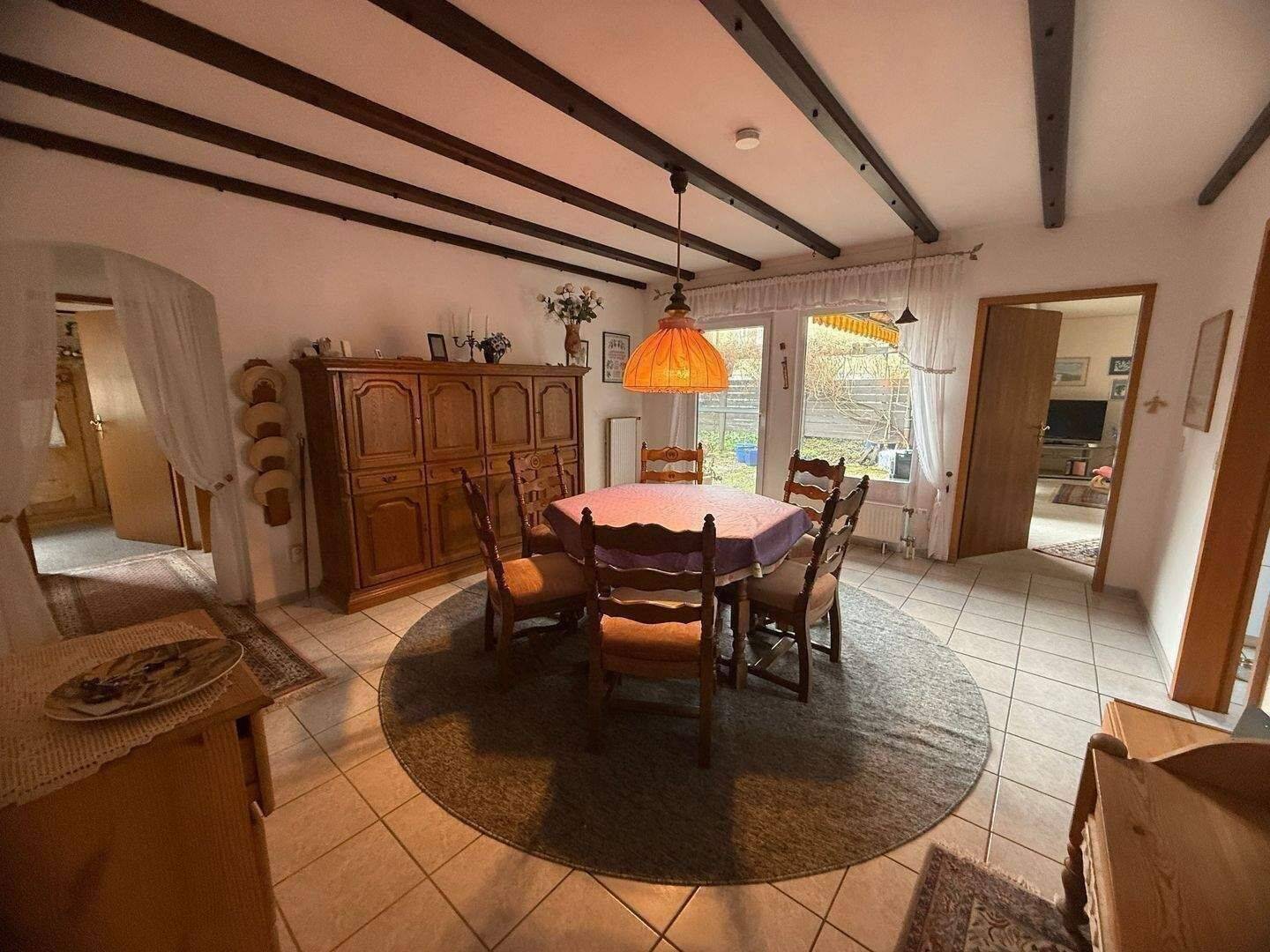 Winkelbungalow mit Wohlfühlcharakter | Ruhige Lage, schöner Garten, viel Platz – Würzburg – Vorschaubild 7