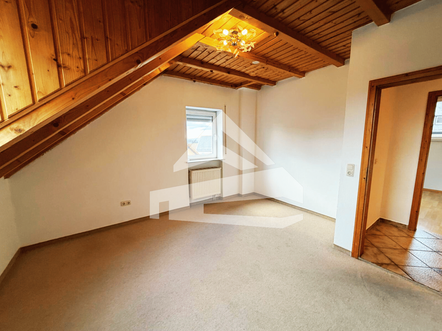 Charmantes Zweifamilienhaus mit 10 Zimmern, Kamin, Terrasse & Balkon – Vielseitig nutzbar in idyllischer Lage – Plößberg – Vorschaubild 6