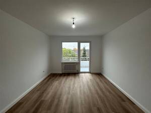 Renoviertes Wohnen! Bezugsfreie 3-Zi-Whg mit Balkon – 47137 Duisburg – Vorschaubild 1