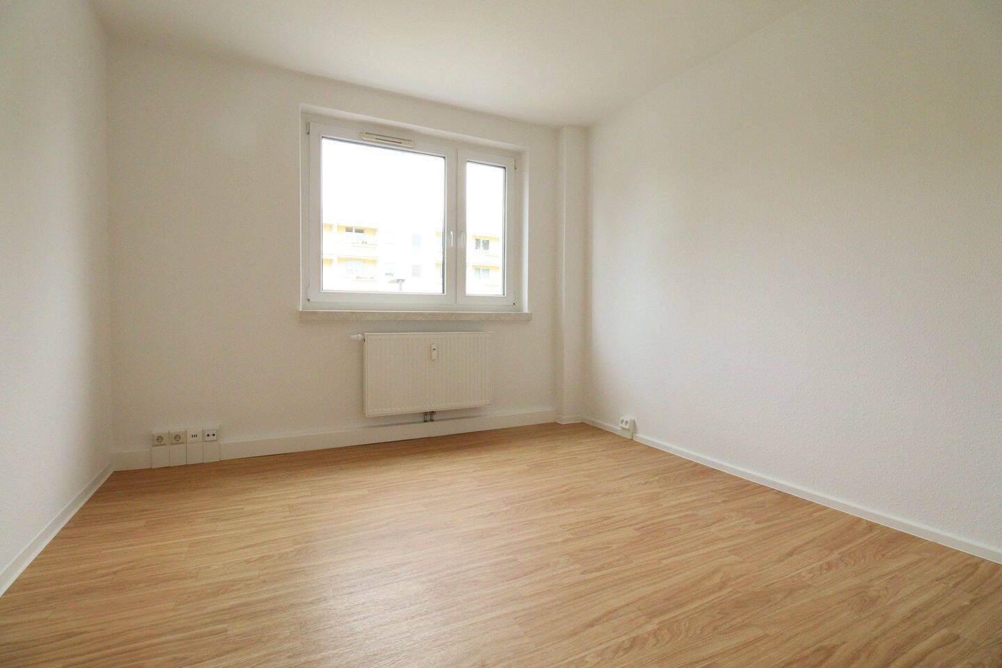 3-Raumwohnung* mit Aufzug, Dusche und Südbalkon – Chemnitz – Vorschaubild 8