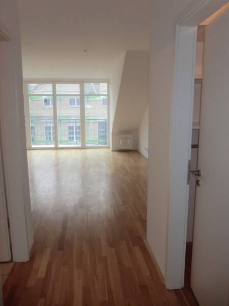 HELLE ZWEIZIMMER DG-WOHNUNG - BALKON - PARKETT - EINBAUKÜCHE - ERBBAURECHT - VERMIETET – Fürth – Vorschaubild 8