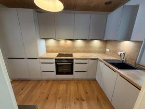 Energiesparend und gesund Wohnen: Neues Holzmassiv-Reihenhaus mit 6 Zimmern in Obermenzing – 81247 München – Vorschaubild 7