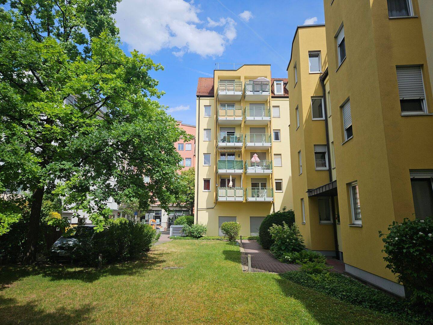 Moderne, gepfegte 2Zi. Wohnung mit Tiefgarage, Innenstadtnähe