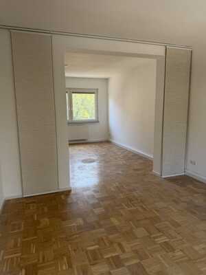 Schöne 3 Zimmer Wohnung mit kleinem Balkon u. Küche in Duisburgs bevorzugter Lage am Springwall – 47051 Duisburg – Vorschaubild 3