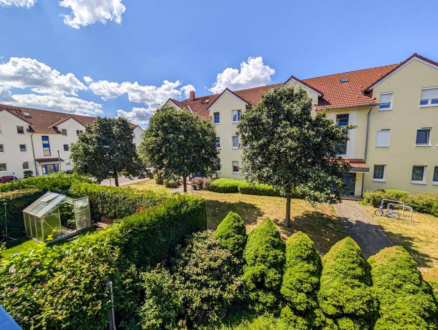 BEZUGSFREI - ruhige Lage - Balkon - Stellplatz - Selbst einziehen oder neu vermieten – Leipzig – Vorschaubild 2