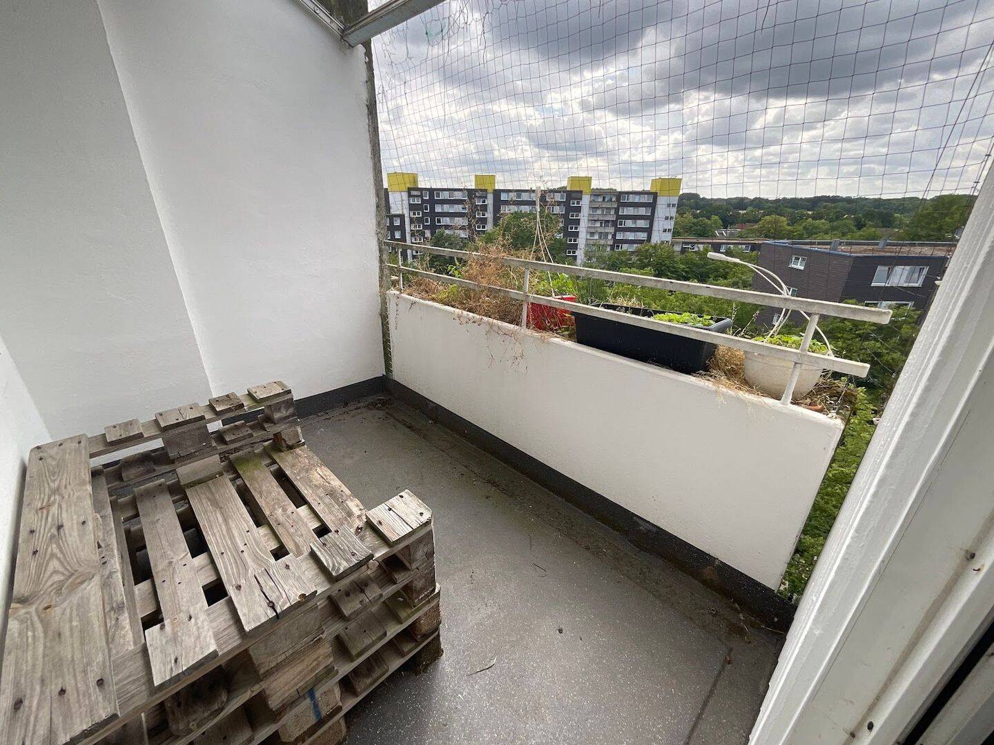 Schönes WG Zimmer mit eigenem Balkon